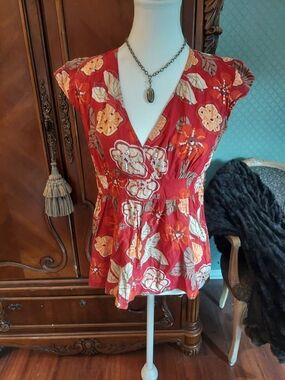 Red Floral V-Neck Peplum Blouse